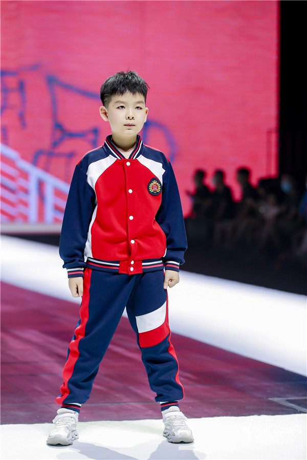 中国石狮 精彩演绎2020中国国际儿童时尚周 展示校服产业的新高度