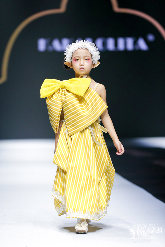 KAKALOLITA亮相中国国际儿童时尚周 演绎“城堡里的精灵”