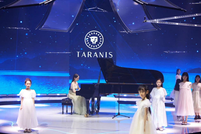 泰兰尼斯2023年度品牌大秀圆满落幕，重新定义中国童鞋时尚！